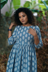 Blue motif Cotton dress (Top)